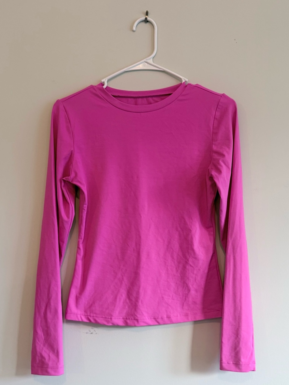 Under Scrubs / Long Sleeve Fitted Tee